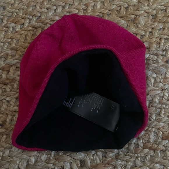 CANADA GOOSE Wool Logo Patch Knitted Beanie - Unisex - NEW - Picture 2 of 4